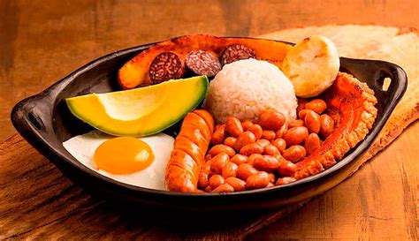  Bandeja Paisa? En Krämiga Och Explosiv Smakbomb Från Quibdó!